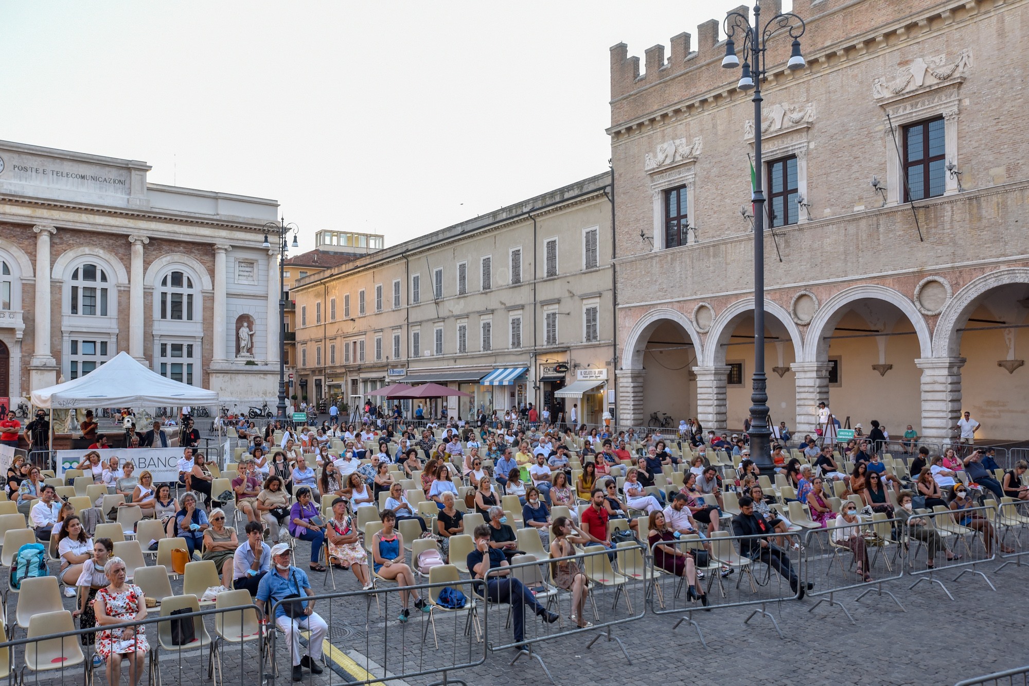 A Pesaro Torna Popsophia Con Baudelaire E I Doors Per L Omaggio A I