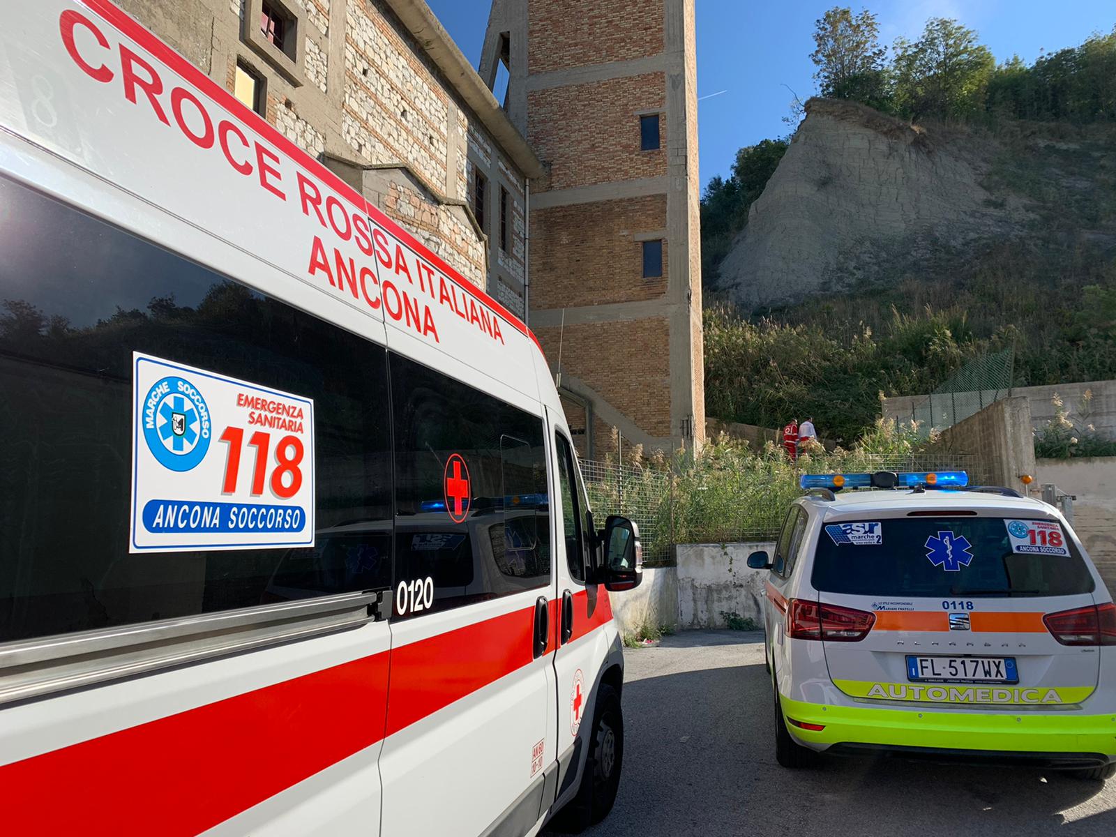 Ancona Frontale A Candia Enne In Ospedale Centropagina