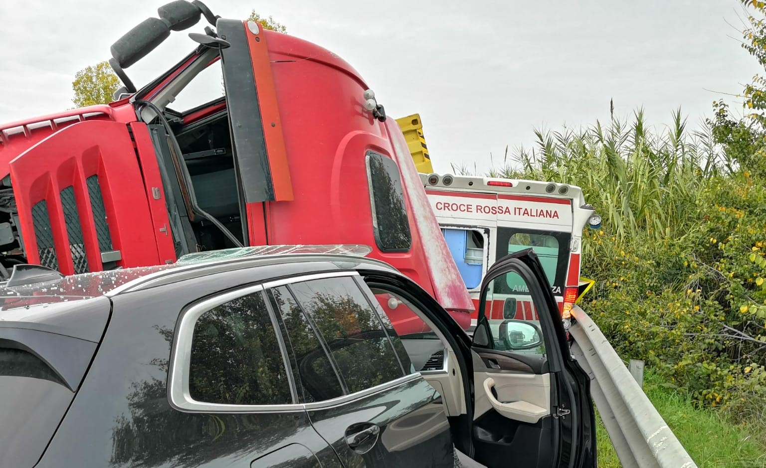 Chiaravalle Tragico Incidente Stradale Con L Ambulanza Schiacciata Dal