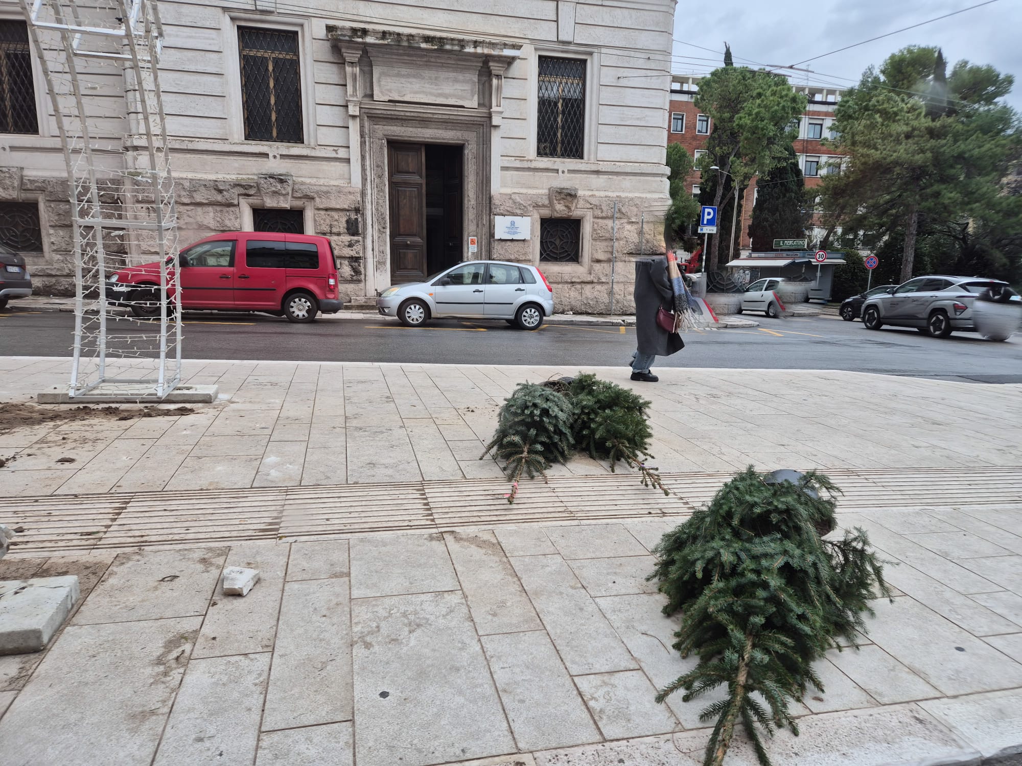 Ancona Maltempo Ordinanza Di Chiusura Di Parchi E Cimiteri Ancona Osimo