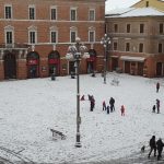 Piazza della Repubblica con il teatro sullo sfondo