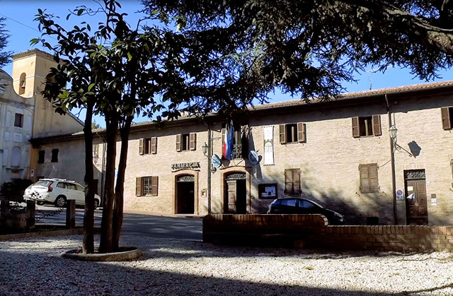 Il Municipio, sede del Comune di Castelleone di Suasa