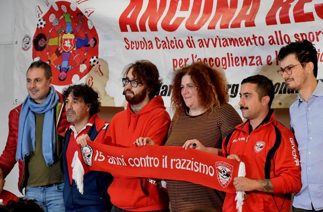 Foto di gruppo al termine della presentazione del progetto