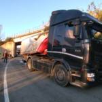 San Severino Marche, camion, incidente