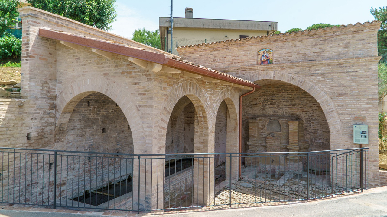 Recuperate dal degrado le antiche fonti e il lavatoio pubblico a Serra de' Conti