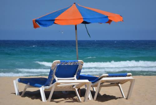 Spiagge, il Sib: «Nessun aumento vertiginoso per ombrellone e lettini, solo ‘ritocchi’»