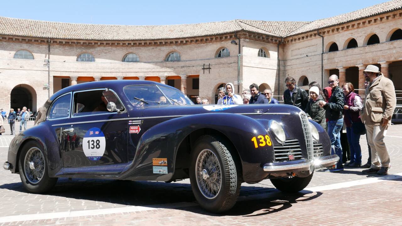 Il passaggio della celebre Mille Miglia in centro storico a Senigallia, 2019