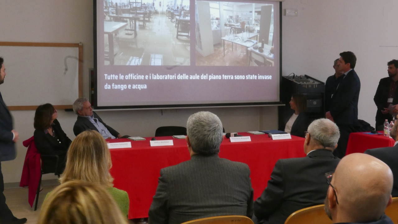 Le immagini dei laboratori dell'istituto Padovano di Senigallia allagati con l'alluvione del 15 settembre