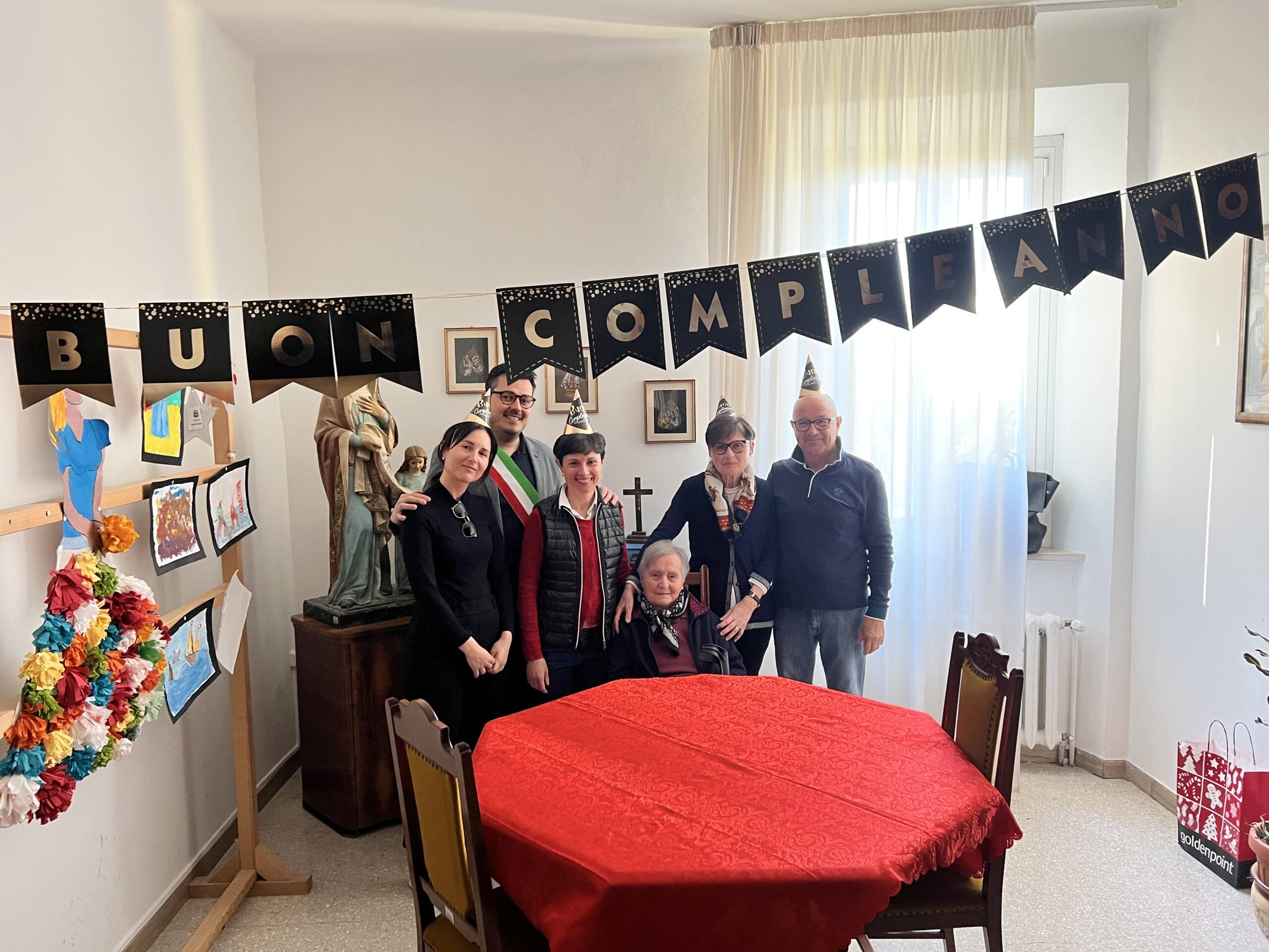 Belvedere Ostrense, festa per i 100 anni di nonna Anita - Notizie -  CentroPagina - Cronaca e notizie dalle Marche