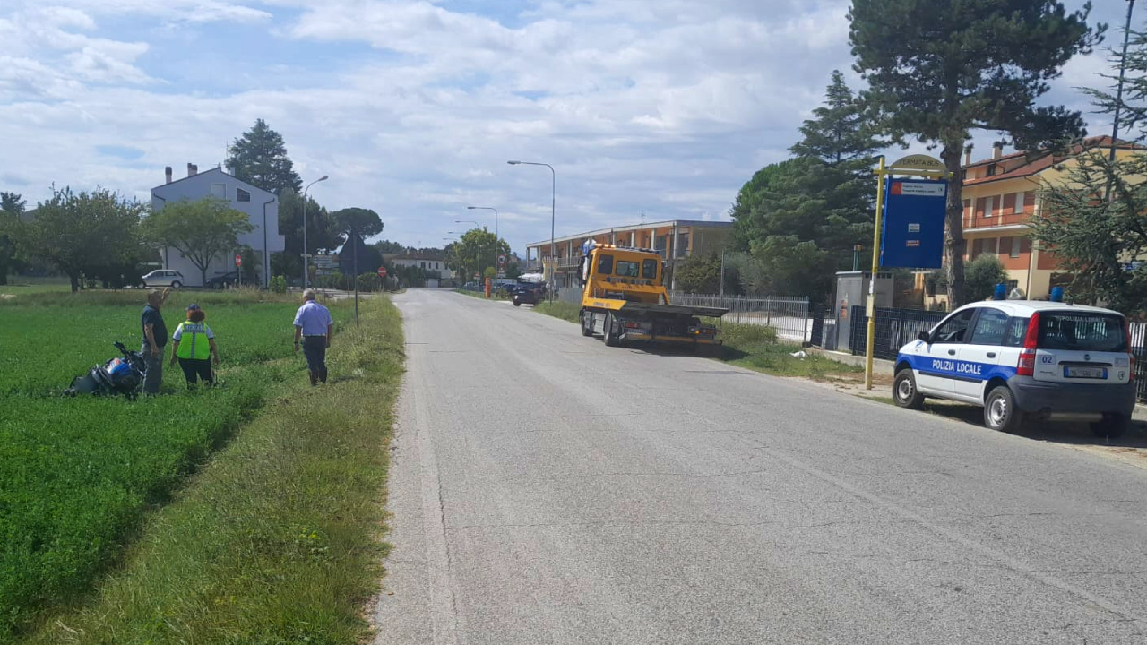 A Pianello di Ostra è avvenuto un incidente stradale tra un'auto e una moto