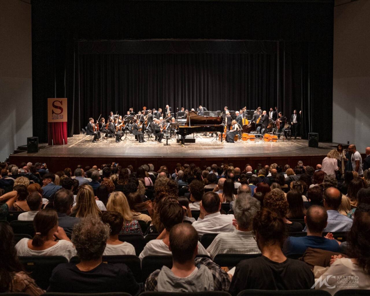 Il pubblico al primo appuntamento di Senigallia Concerti. Foto di Matteo Cingolani