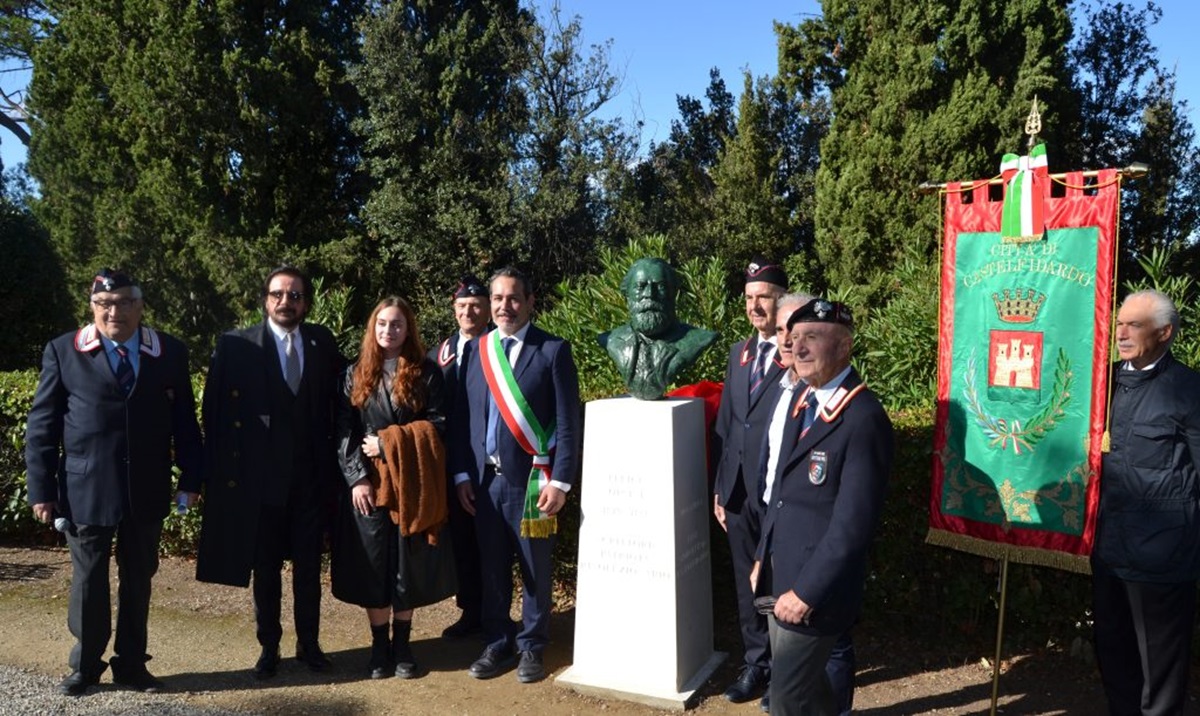 Il nuovo busto al parco del Monumento di Castelfidardo