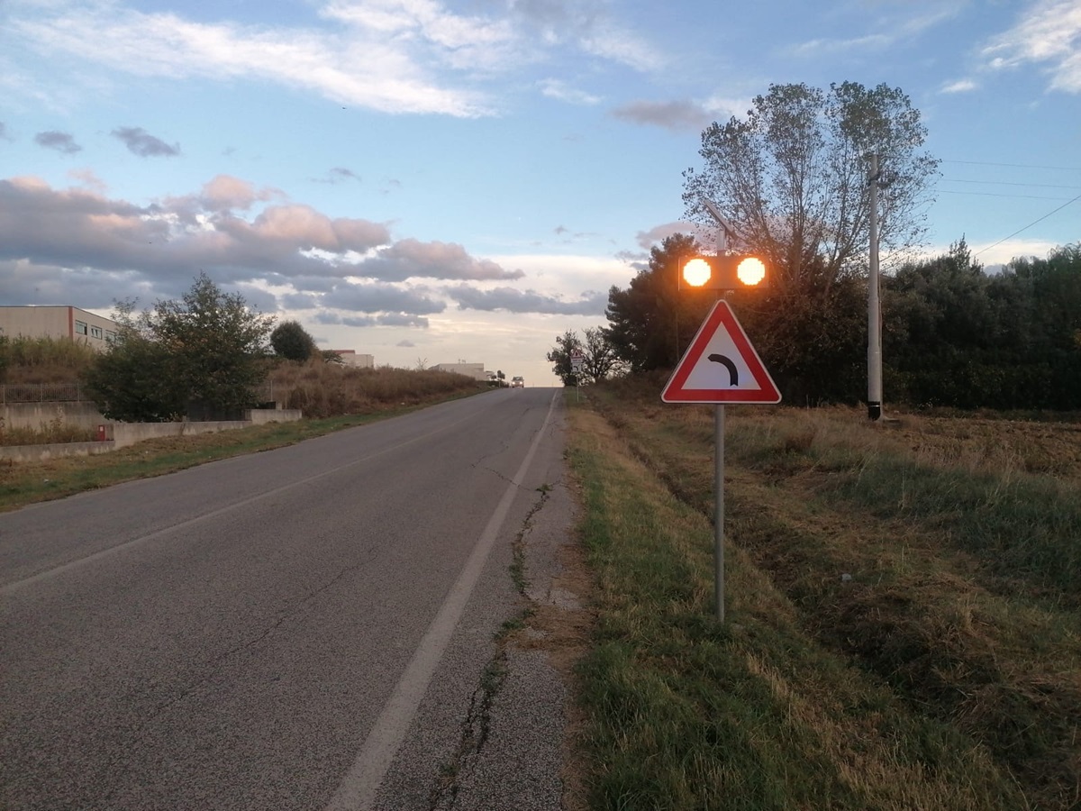 Uno dei nuovi segnali in via Molino Basso a Osimo