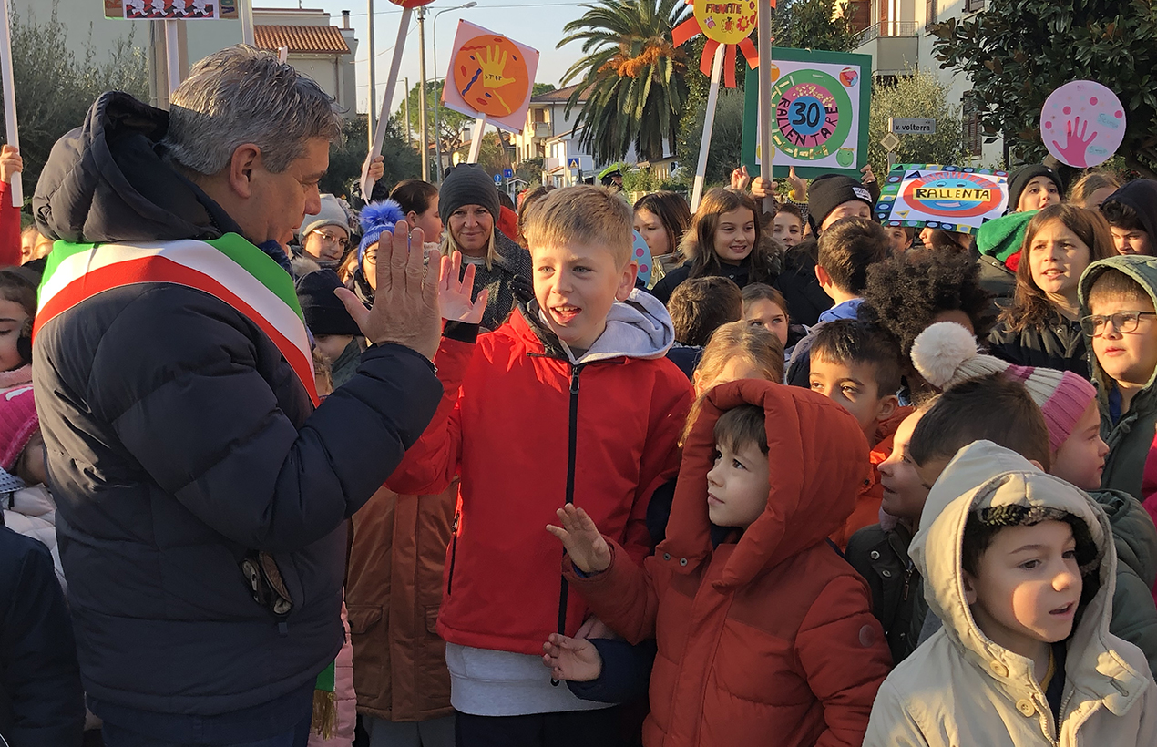 A Sant'Orso a scuola le bambine e i bambini ci vanno da soli