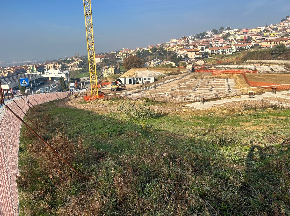 Il cantiere della scuola media di Castelfidardo