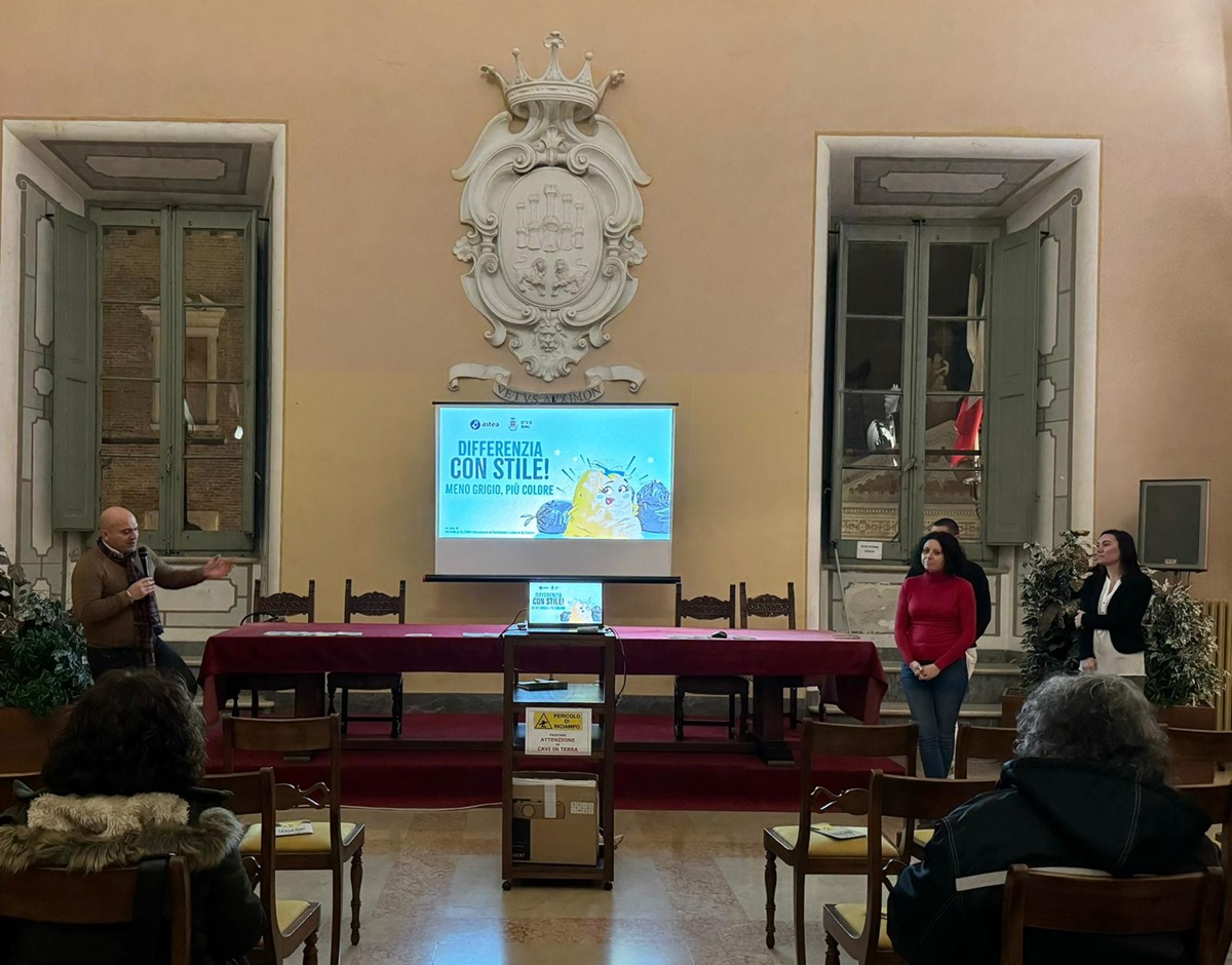 La presentazione della card della differenziata a Osimo