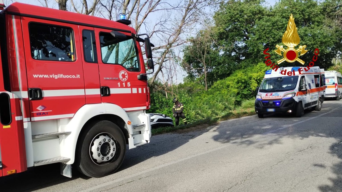 L'incidente in via Chiaravallese a Osimo