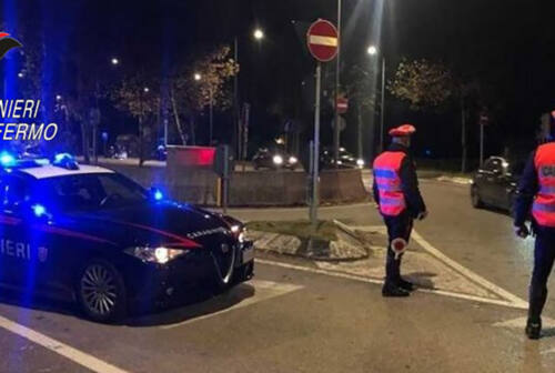 Fermo, coinvolto in un incidente stradale risulta positivo all’alcol e alla cocaina: denunciato