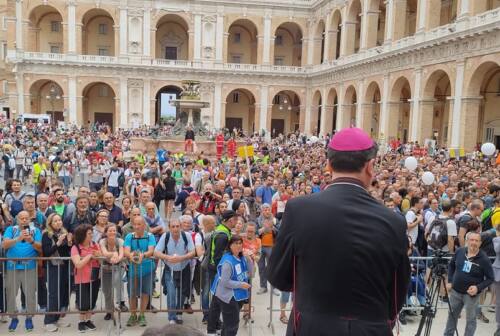 Pellegrinaggio Macerata-Loreto, in migliaia arrivano nella città mariana
