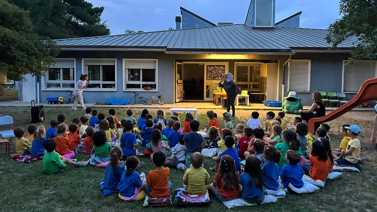 Le letture al tramonto alla scuola dell'infanzia Aquilone di Senigallia