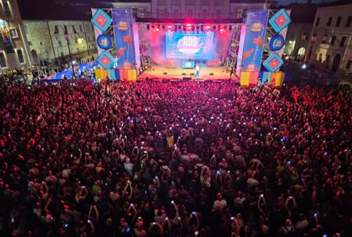 Piazza piena per i concerti live, un «successo» a Senigallia la prima tappa del tour Rds