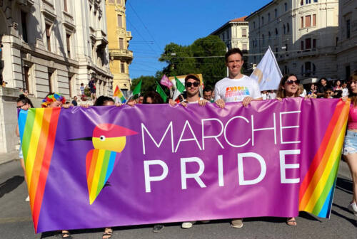 Marche Pride colora Ancona: in più di 7mila per i diritti Lgbtq+