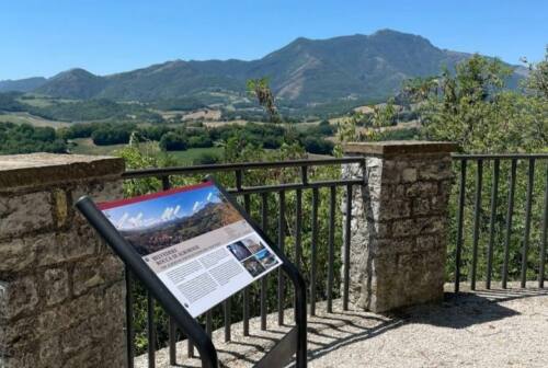 Sassoferrato: danneggiato l’arredo turistico nel parco Belvedere della Rocca di Albornoz