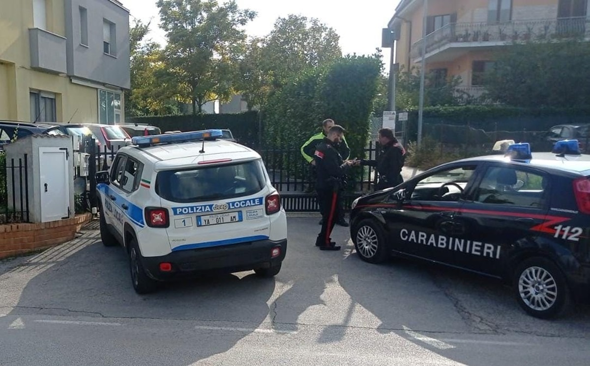 I vigili e i carabinieri di Castelfidardo