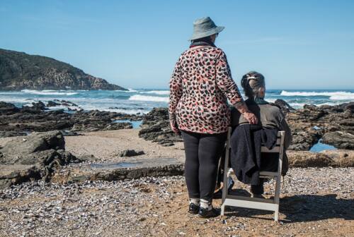Anziani in vacanza: come viaggiare in sicurezza e senza stress