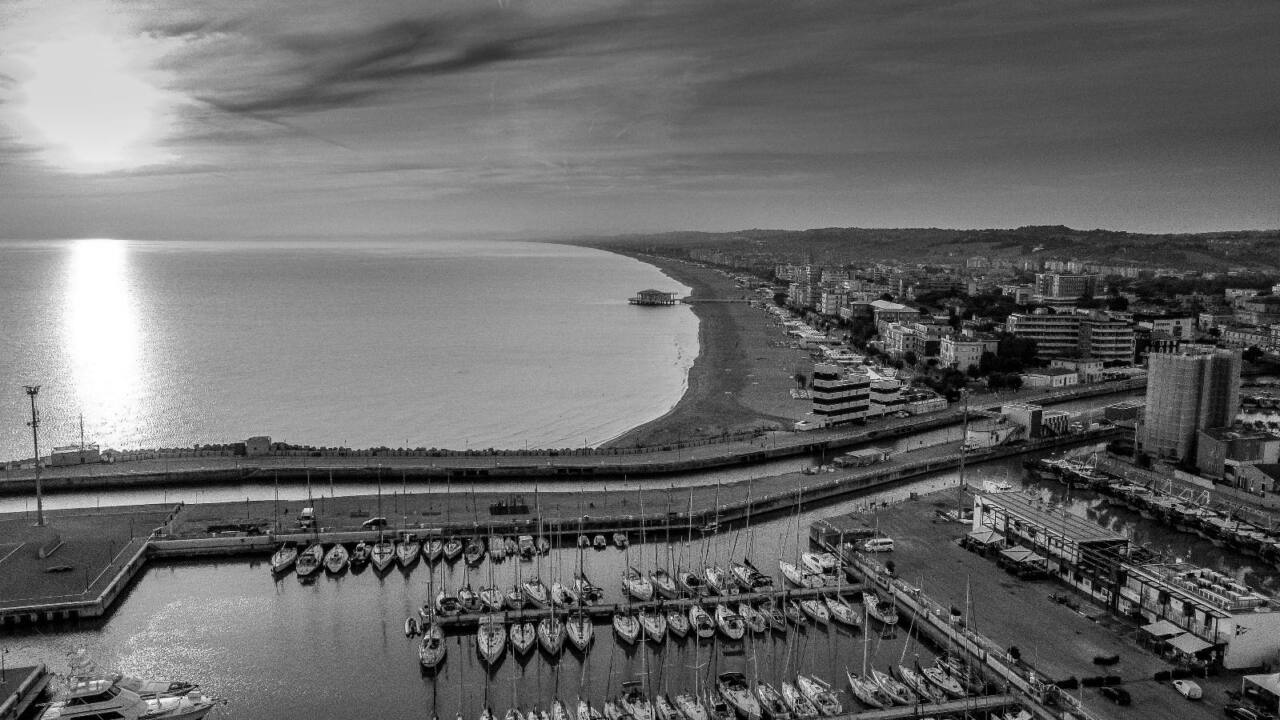 Il porto e la spiaggia di Senigallia