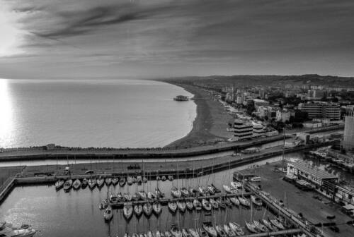 Senigallia: vietato il bagno nel fiume o nell’avamporto, ora scattano le multe