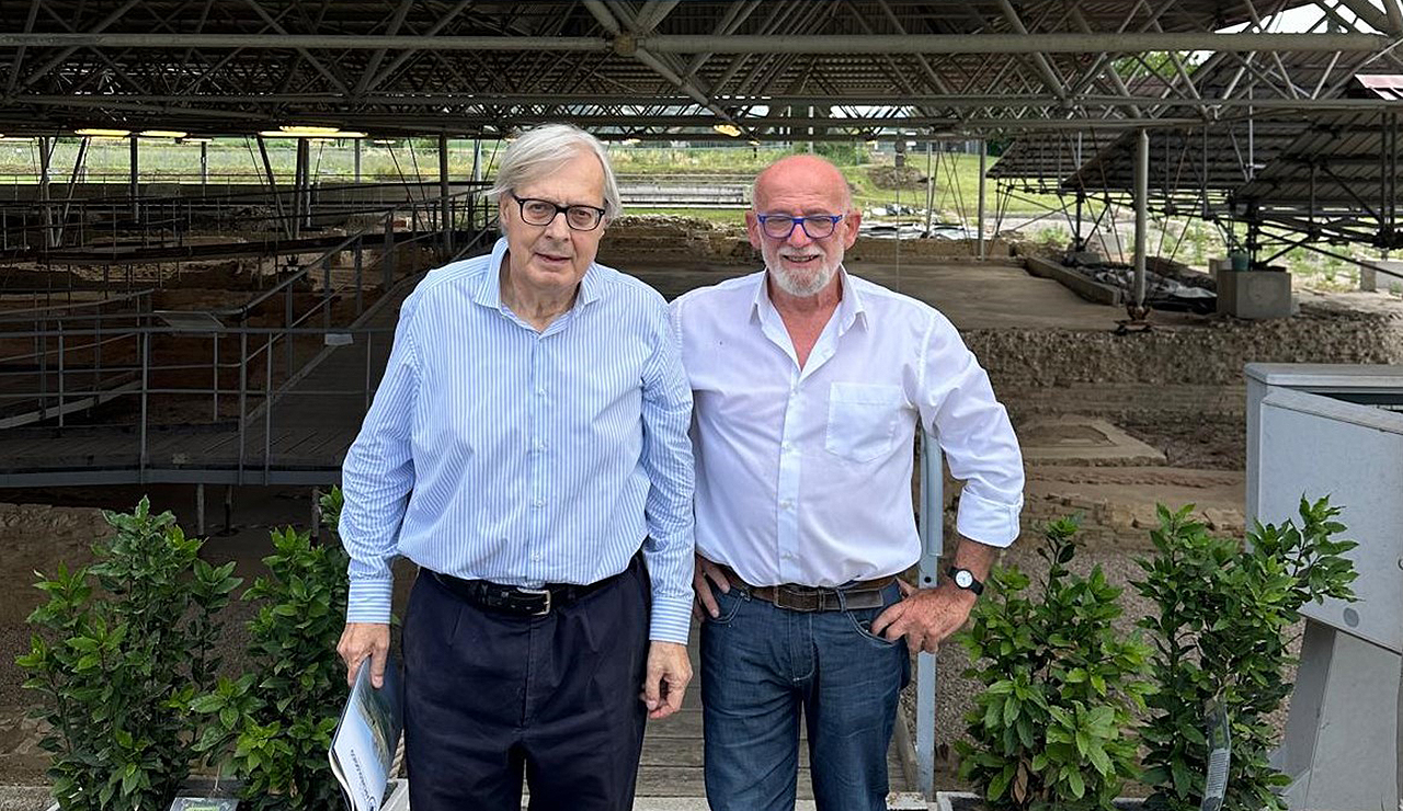 Vittorio Sgarbi assieme al sindaco di Castelleone di Suasa Carlo Manfredi