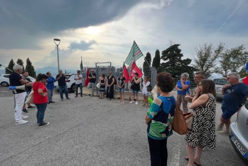 Carenza di personale e taglio ai servizi, protesta alla Rsa di Ripatransone