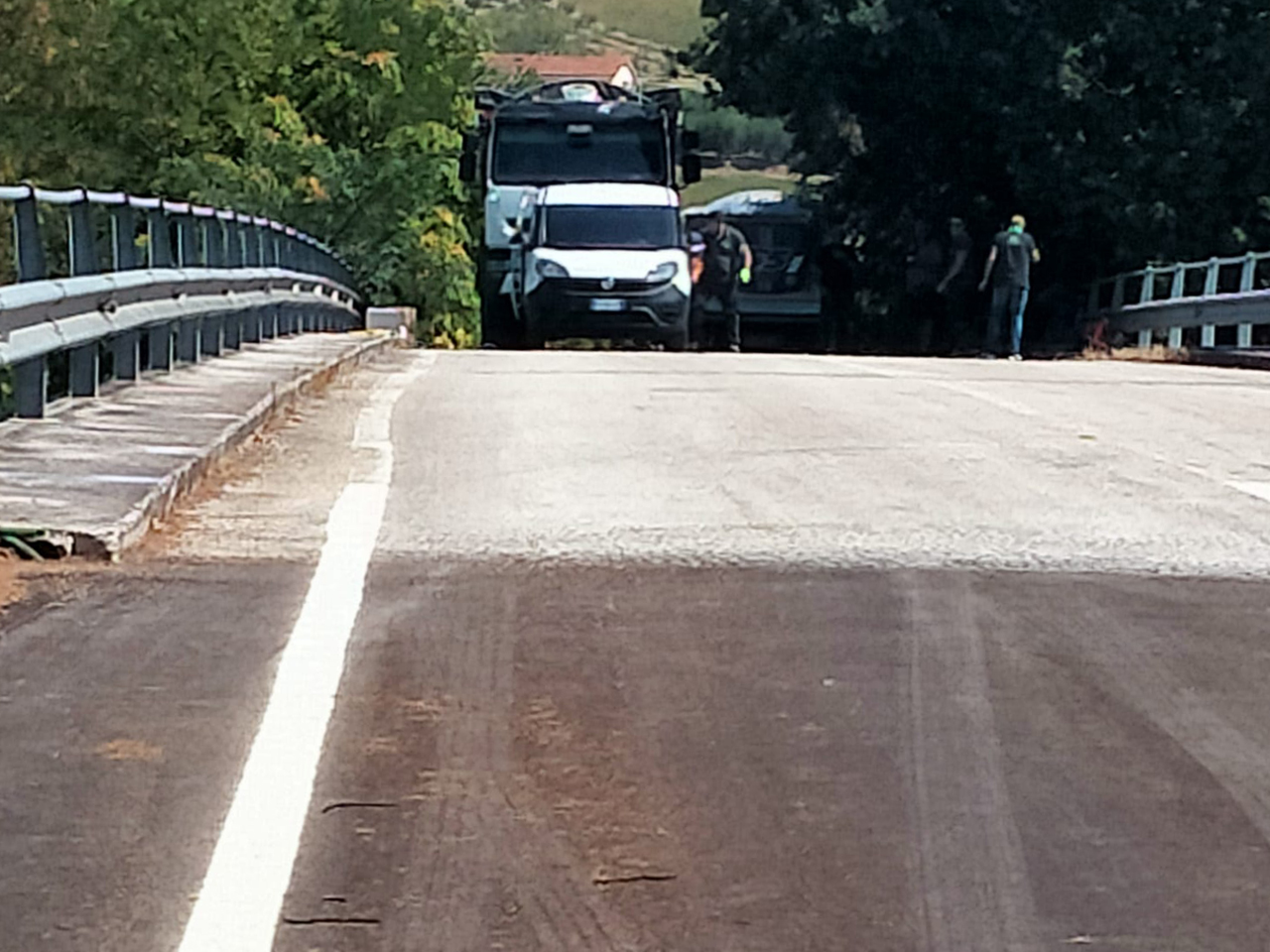 Le prove di carico sul ponte del Vallone danneggiato nel 2022 dall'alluvione