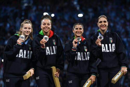 Olimpiadi, il fioretto al femminile di Stefano Cerioni conquista l’argento a squadre