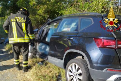 Monte Urano, incidente stradale: auto finisce contro il guardrail