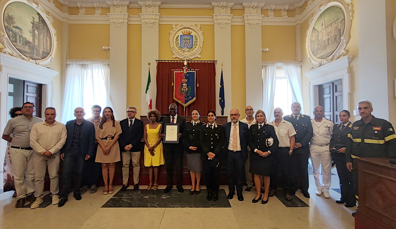 Ricevuto in municipio il premio Nobel per la pace 2018, Denis Mukwege, medico congolese che da anni si batte per la tutela delle donne vittime di stupro