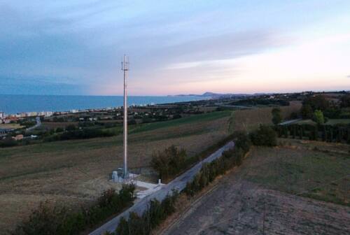 Antenna sulla prima collina di Senigallia, il comitato sollecita il sindaco: «Da che parte sta?»