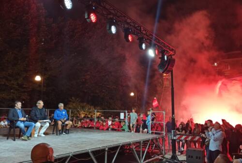 Calcio: Ancona, sfilata-show in piazza tra i dissapori societari