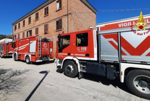 Tavullia, a fuoco una cucina di un appartamento: 3 persone al pronto soccorso