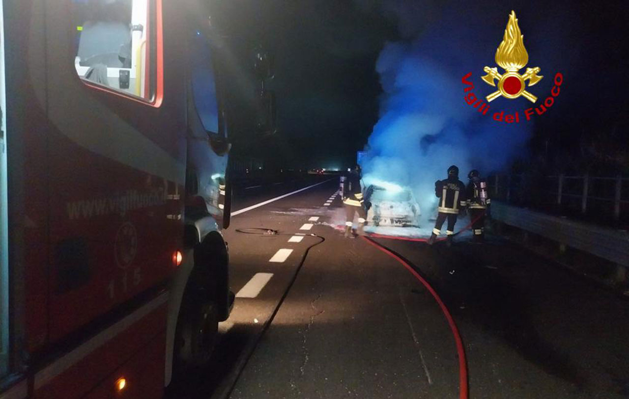 Ancona Sud, auto in fiamme