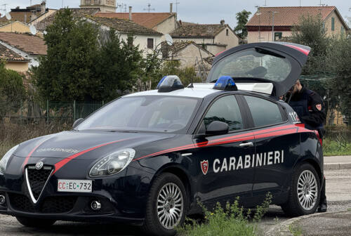 Porto Recanati, lite tra due persone: un 34enne estrae un coltello