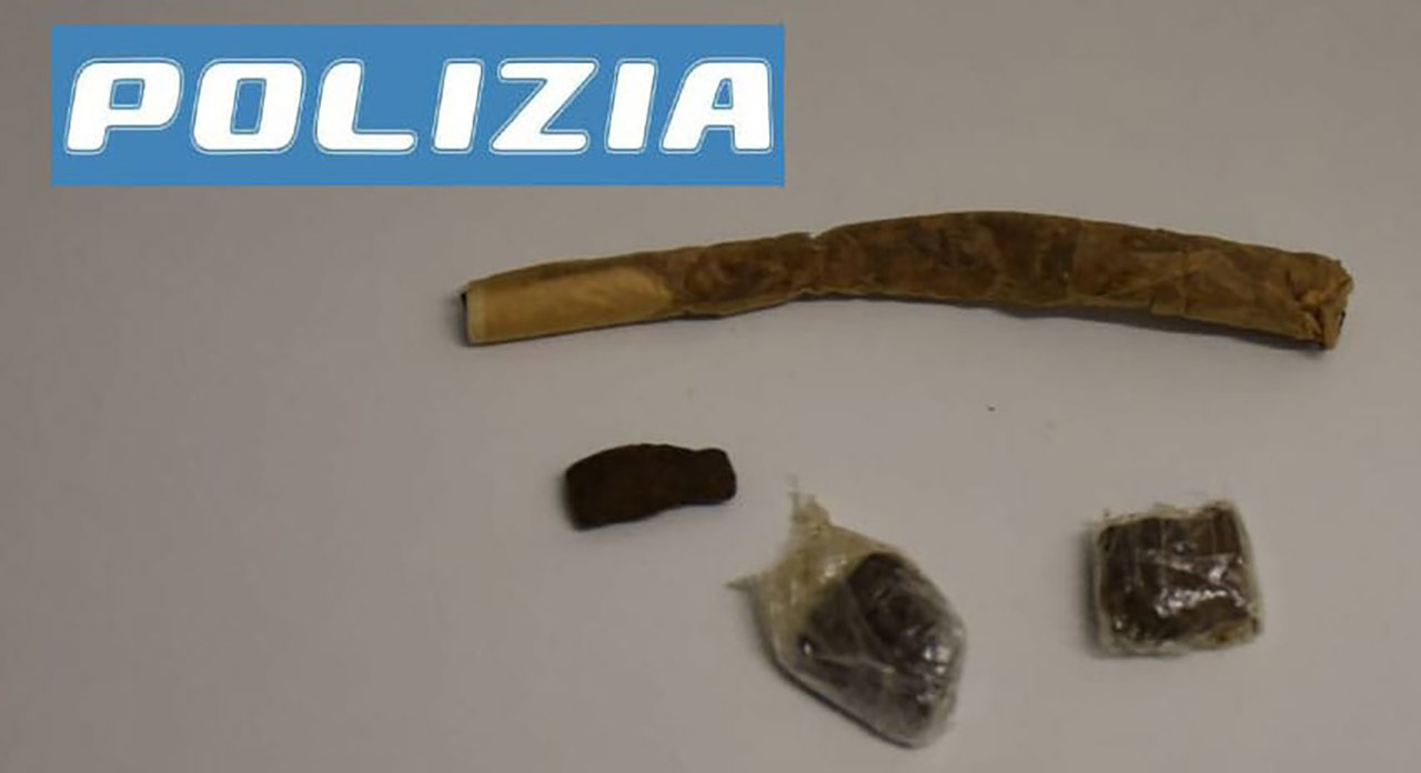 La droga sequestrata dalla polizia a Jesi