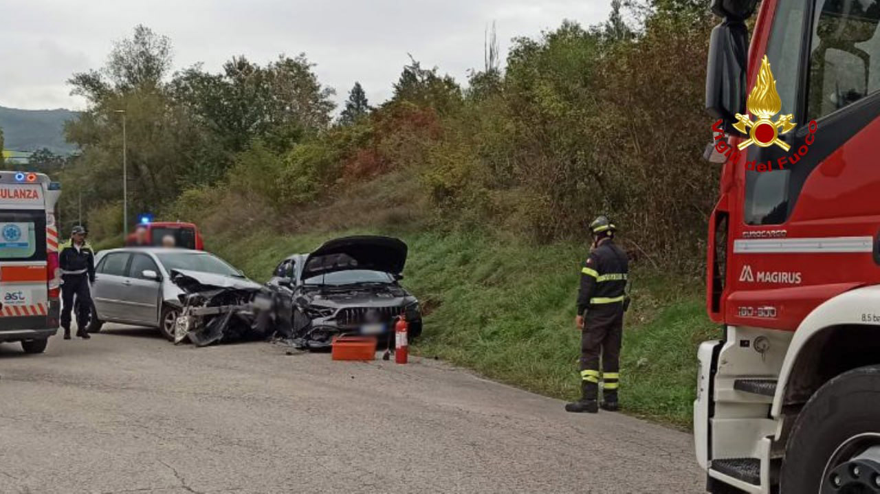 Le due auto coinvolte nell'incidente di Petriolo