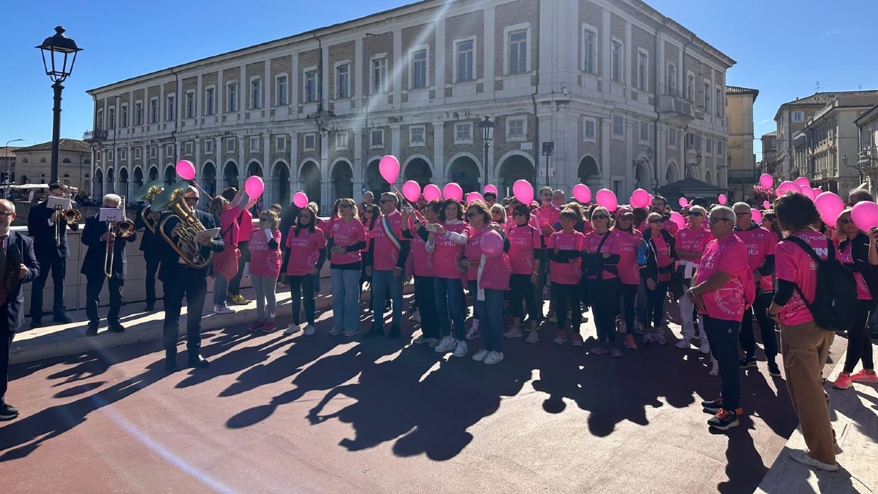 Passeggiata in rosa a Senigallia, edizione 2024 dell'evento promosso dalla Fidapa