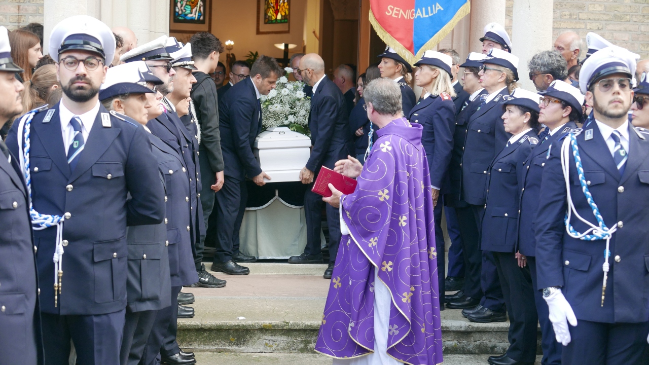 Svolti a Senigallia i funerali di Leonardo Calcina