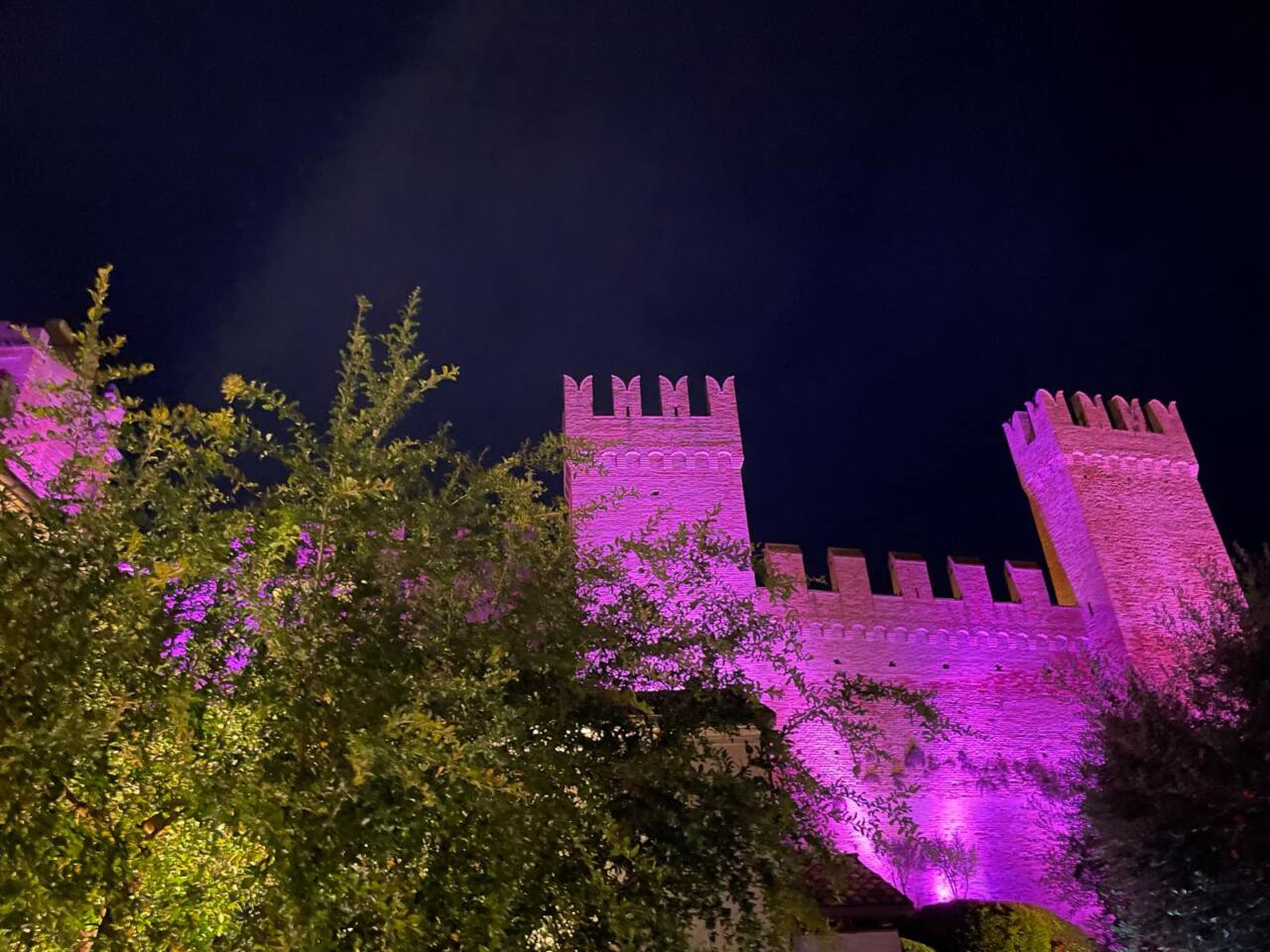 A Gradara nel mese di ottobre fioriscono iniziative rosa