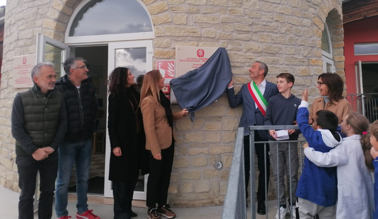 La scuola primaria di Montemarciano è stata intitolata all'insegnante e suffragetta Luigia Mandolini