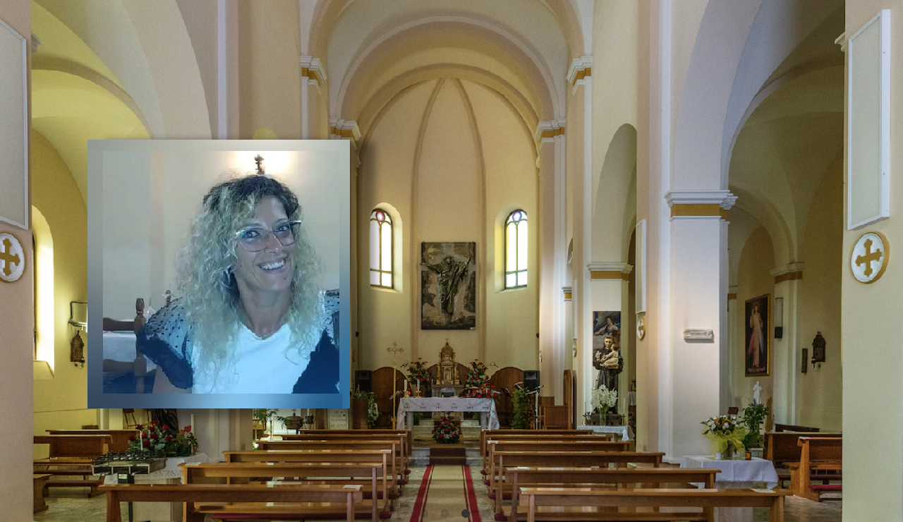 Marica Gallucci; sullo sfondo la chiesa dei Santi Cosma e Damiano a Venarotta dove si svolgeranno i funerali