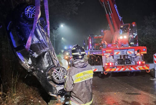 San Severino, auto esce di strada e vola giù dal ponte. Conducente illeso